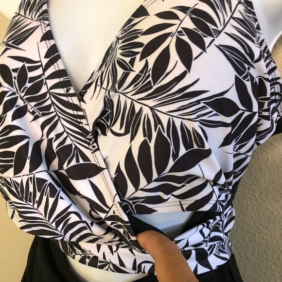 Daci Women’s Crossover High Waisted Cutout Open Back One Piece Swimwear Size 14W - Picture 8 of 15